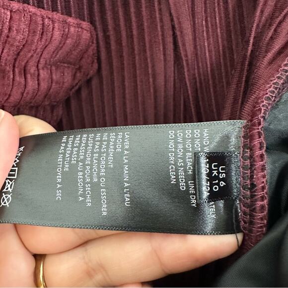 Urban Outfitters Burgundy Corduroy Flare Pants Size 6 Wine NWT - Picture 5 of 12